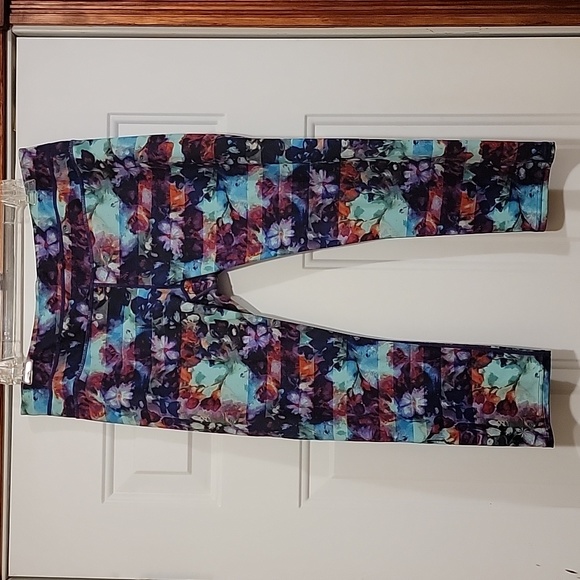 Athleta Floral Fade Sonar Capris Leggings Size Large - Picture 3 of 12